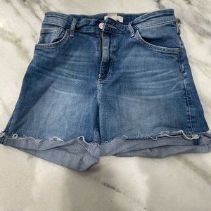 H&M size 4 women’s blue jean shorts in good condition